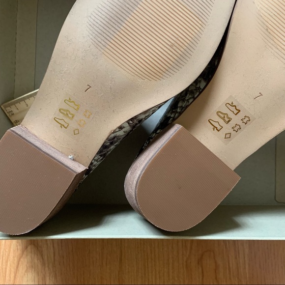 New Madewell Low Chelsea Boots in Snake Embossed Leather - Picture 9 of 10